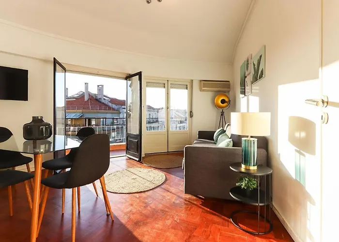 Marques Balcony By Homing Apartman Lisboa